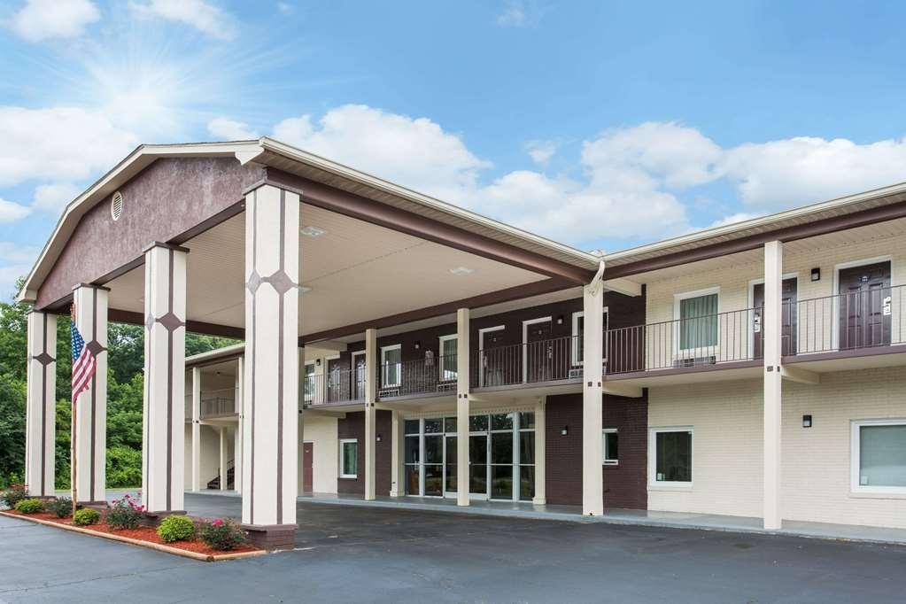 Econo Lodge 프레스트시티 외부 사진