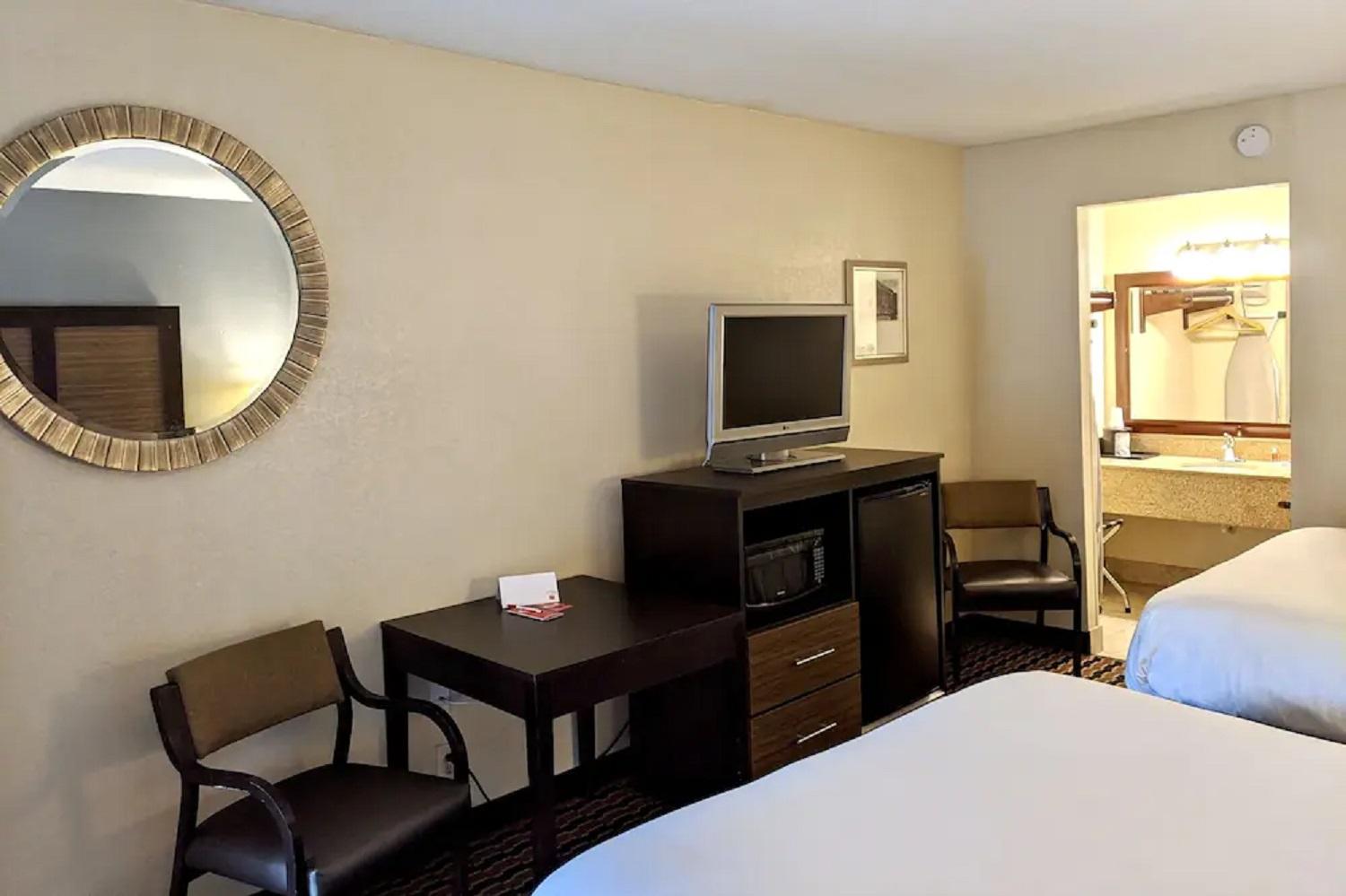 Econo Lodge 프레스트시티 외부 사진